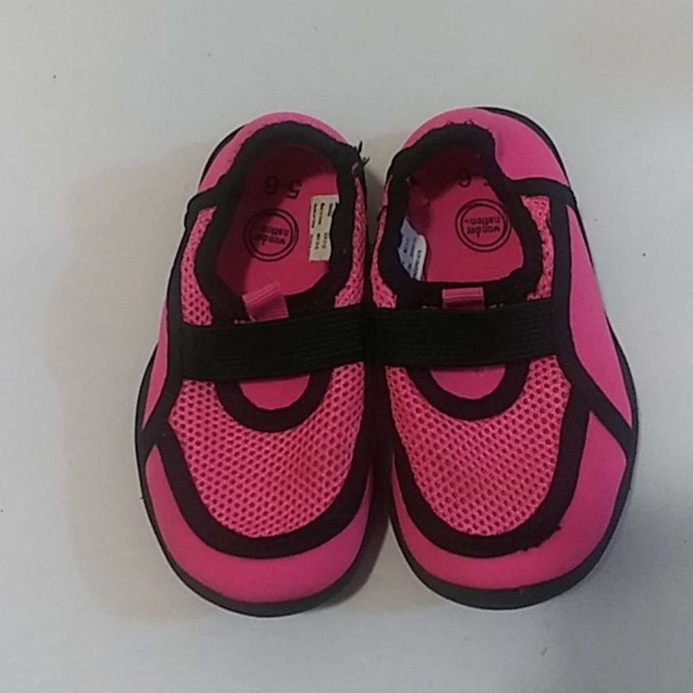 Wonder Nation girls Water Shoes Size 5